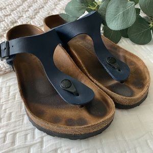 Birkenstock Gizeh in Navy
